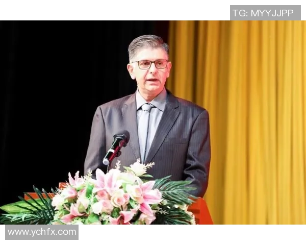 深圳马可波罗队主教练疯狂庆祝,宣布冠军是团队努力的结果 深圳马可波罗队主教练疯狂庆祝,宣布冠军是团队努力的结果